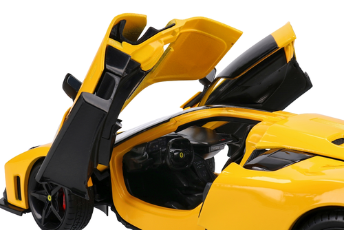 Auto Ferrari F80 BURAGO 1:18  model metalowy 4