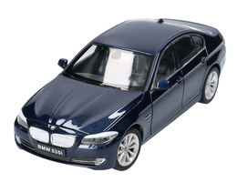Auto BMW 535i model metalowy WELLY 2