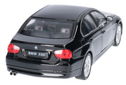 Auto BMW 330i model metalowy WELLY 1:24 3
