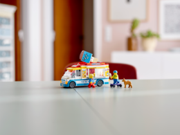  LEGO City. Furgonetka z lodami 7