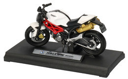 Motocykl model w skali 1:18 4