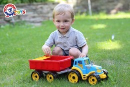 Traktor z przyczepą do piaskownicy 3