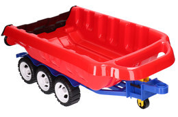 Wielki traktor z naczepą 7