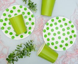 Talerzyki papierowe groszki pistacjowe 18cm 2