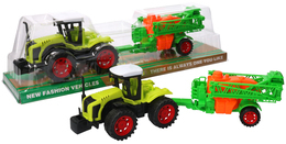 Traktor z opryskiwaczem 6