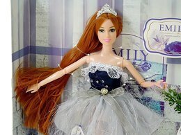 Lalka EMILY w granatowej sukni 6