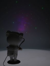 Projektor gwiazd KOSMONAUTA lampka nocna 7