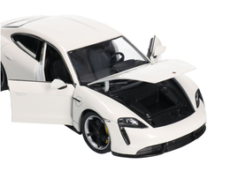 Auto PORSCHE TAYCAN TURBO S 1:24 model metalowy WELLY 6