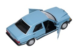 Auto MERCEDES BENZ 190 E 2.6 model metalowy BURAGO 1:24 2