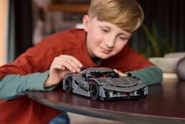 Klocki LEGO TECHNIC Szary hipersamochód Koenigsegg Jesko Absolut 9