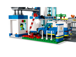 Klocki LEGO CITY Posterunek policji 4