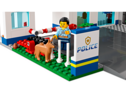 Klocki LEGO CITY Posterunek policji 7