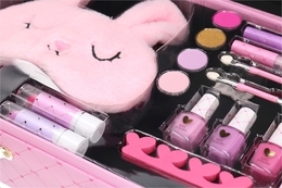 CREATE it  Mega zestaw do makijażu i manicure w walizce DELUXE 3