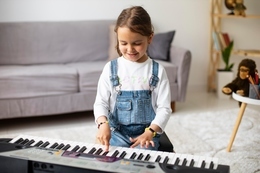 Pianinko dla dzieci na nóżkach, organki z funkcjami 4