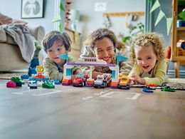 Klocki LEGO DUPLO Bolidy i kierowcy F1 3