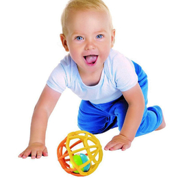 PIŁKA GRZECHOTKA SENSORYCZNA Smily Play 4
