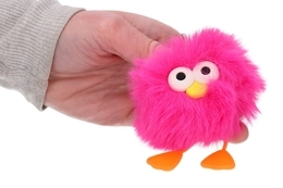 Puchaty brelok stworek 1szt. pompon 3