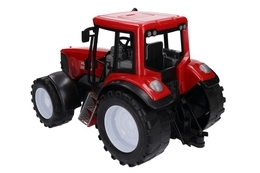 Duży traktor z przyczepą  do przewozu konia  5