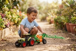 Duży traktor z opryskiwaczem MASZYNA ROLNICZA  2
