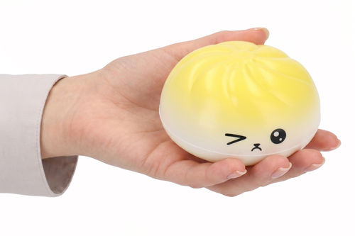 SQUISHY antystresowy gniotek PIEROŻEK w koszyczku 3