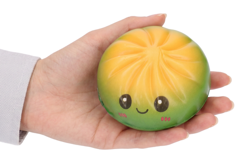 SQUISHY antystresowy gniotek PIEROŻEK w koszyczku 2