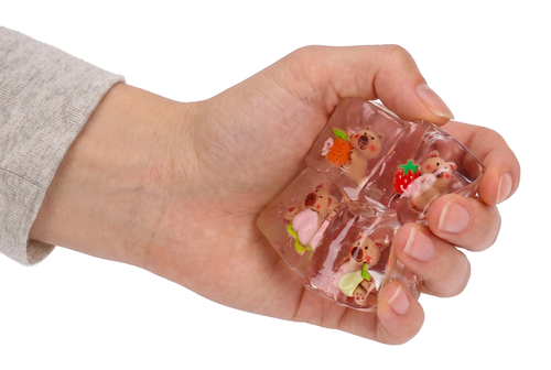 SQUISHY gniotek antystresowy KAPIBARA w kostce lodu 3