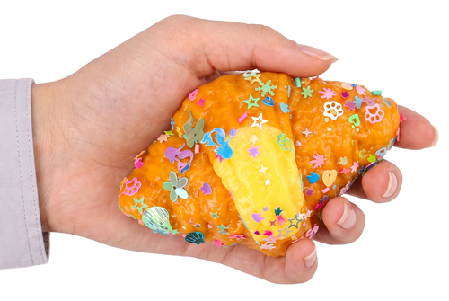 SQUISHY antystresowy gniotek CROISSANT z posypką 1szt 3