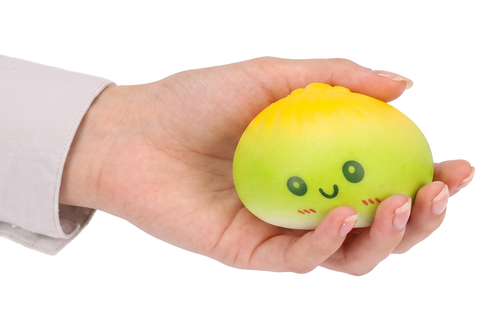 SQUISHY antystresowy gniotek PIEROŻEK w koszyczku 2