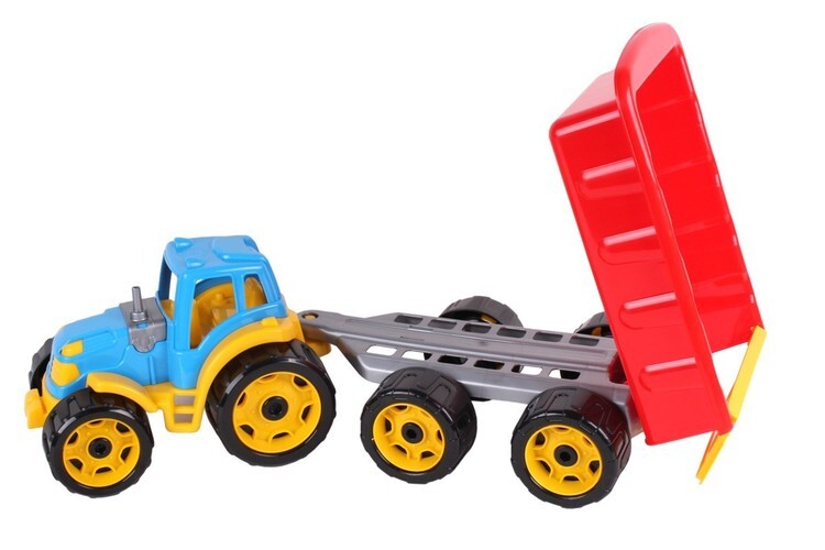 Traktor z przyczepą do piaskownicy 1