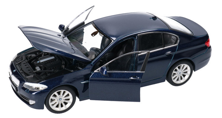 Auto BMW 535i model metalowy WELLY 1