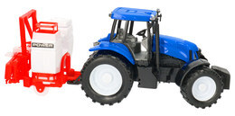 Traktor z opryskiwaczem 1