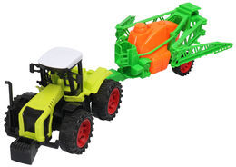 Traktor z opryskiwaczem 1
